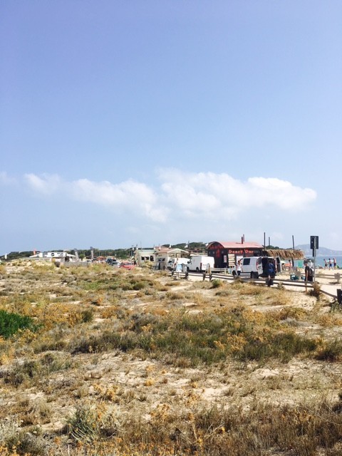 Weg zum Strand auf Isola dei Gabbiani