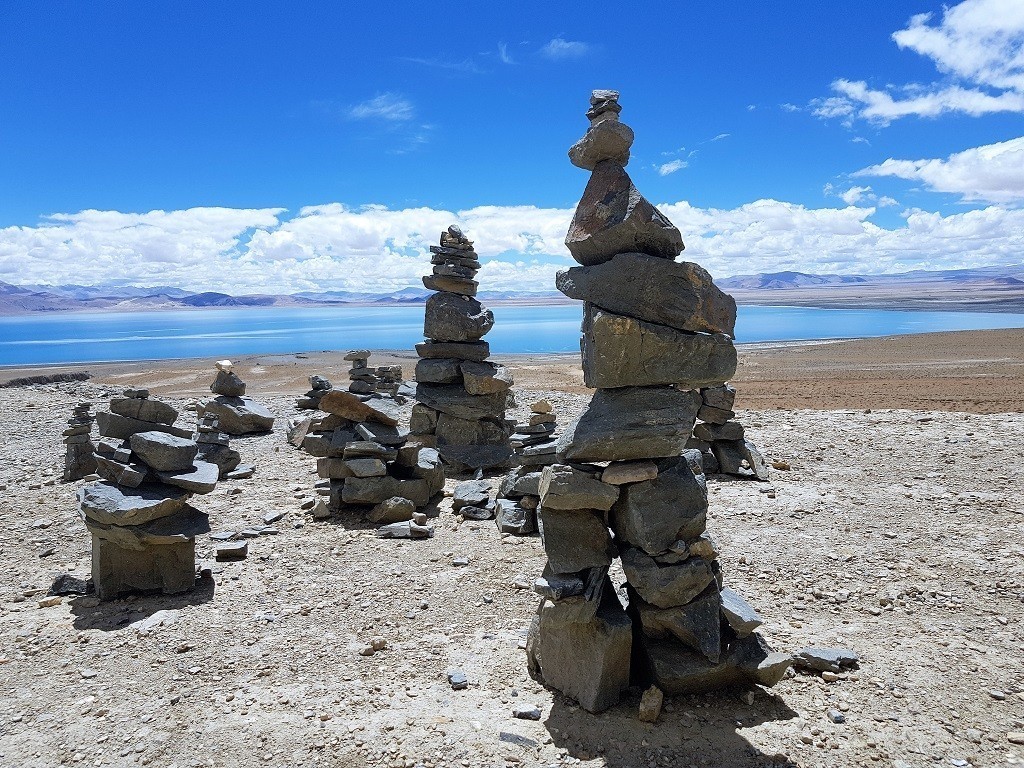 Tibet traumhafte Landschaft mit Seen