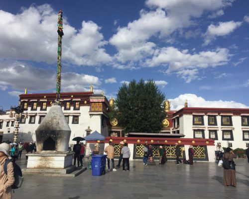 Platz vor dem Jokhang Tempel Platz vor dem Jokhang Tempel