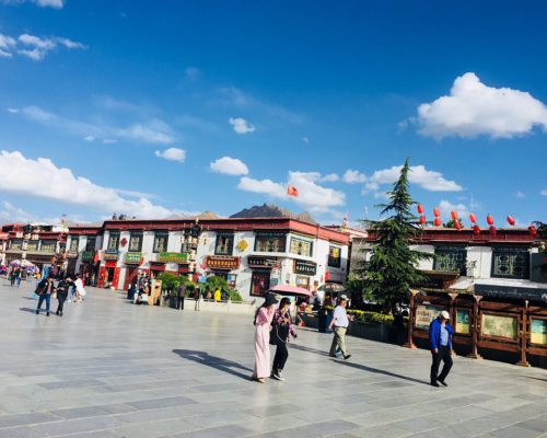 Platz vor dem Jokhang Tempel Platz vor dem Jokhang Tempel