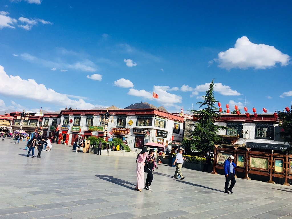 Platz vor dem Jokhang Tempel