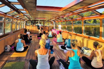 Yoga auf dem Alsterschiff