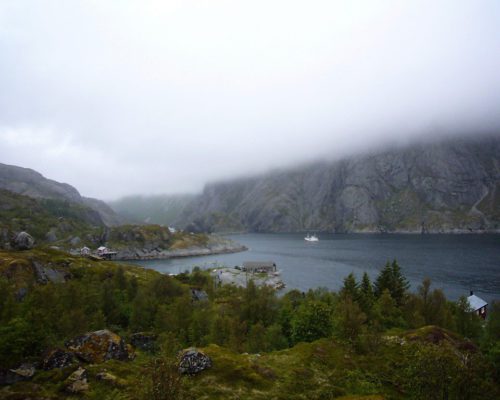 Landschaft bei Wandertour von Nesland zum Nußfjord