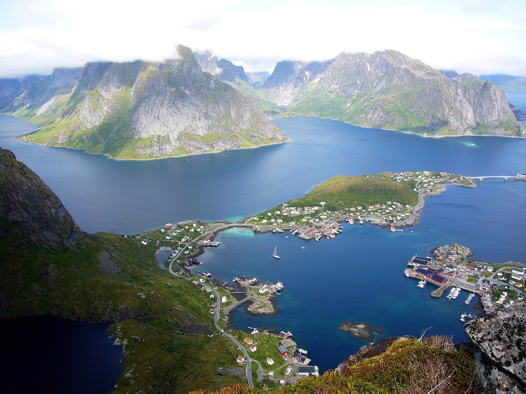 MS WellTravel_Reine_Norwegen MS WellTravel_Reine_Norwegen