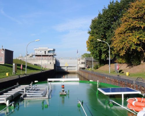 In der Tatenberger Schleuse