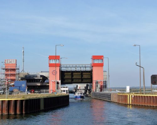 Ausfahrt am Schiffshebewerk Ausfahrt am Schiffshebewerk