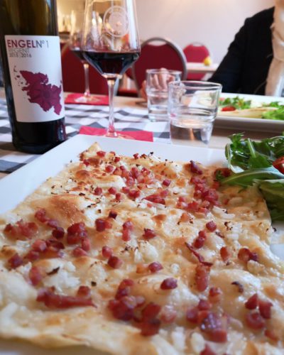 Weinprobe und Flammkuchen