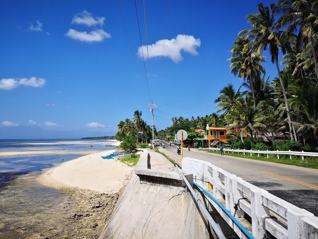 Brücke, Strand und Meer