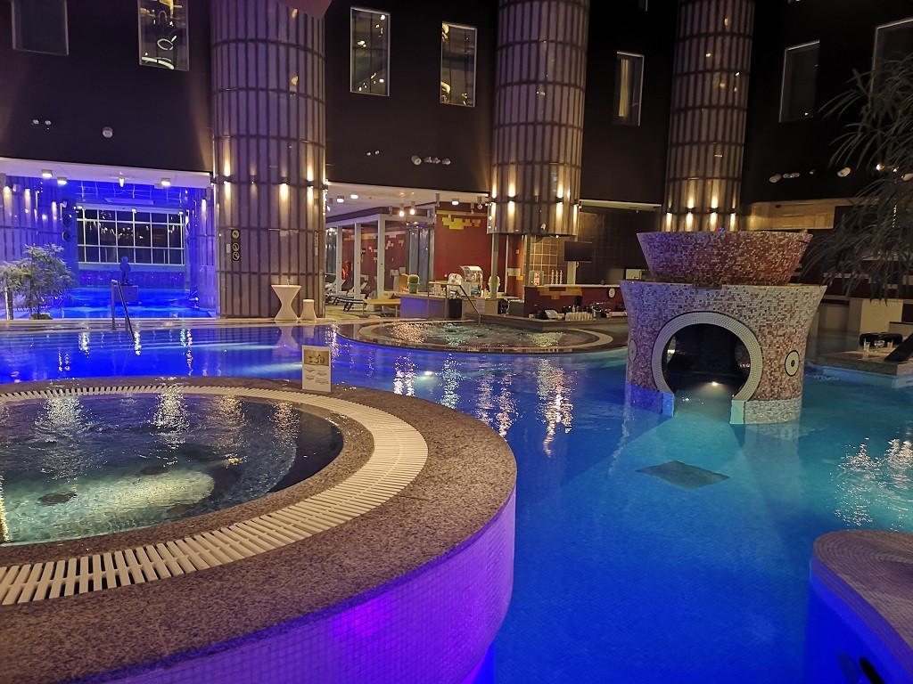 Poollandschaft im Aqua Spa Tallinn