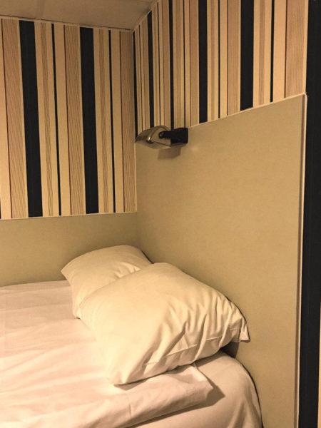 Schlafkoje im Loginn Hotel ©Ria on Tour