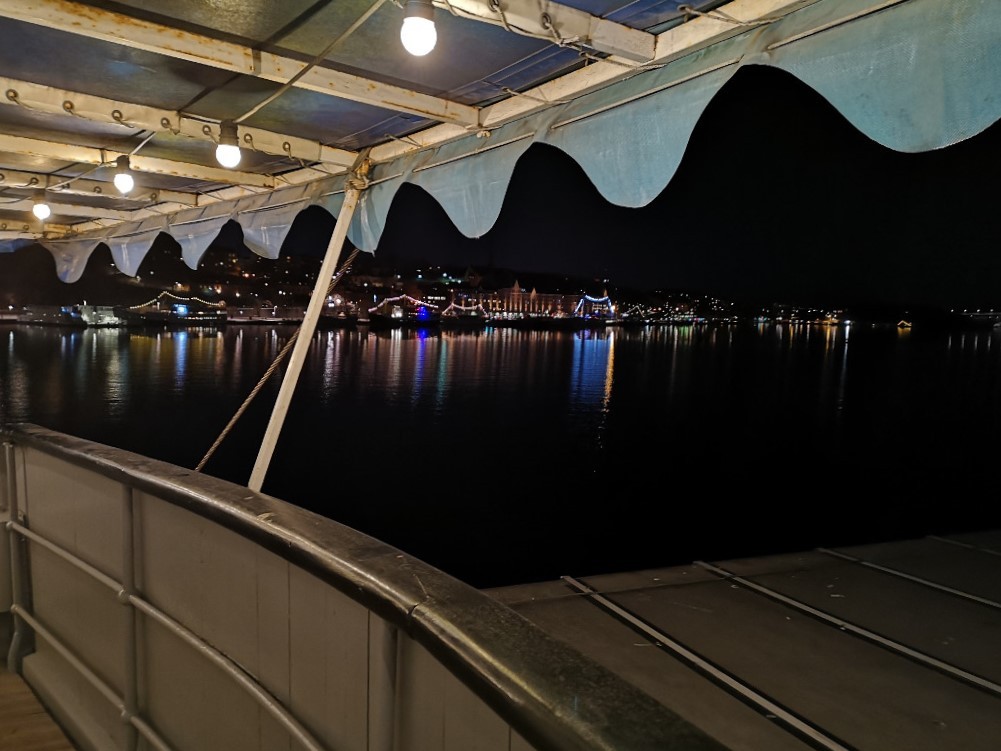 Abendstimmung vom Schiff aus auf Stockholm