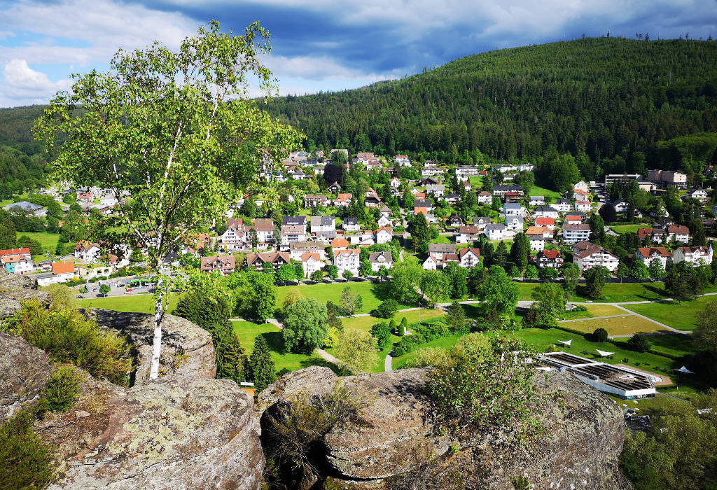 Ausflugsziel Nordschwarzwald: Aussicht nach der Wanderung vom Falkensteinfelsen in Bad Herrenalb