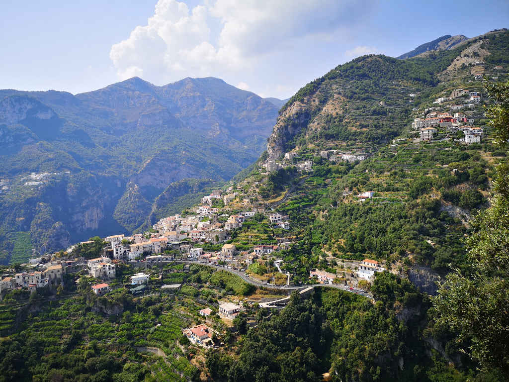 Bergstrasse - Ausblick von Ravello