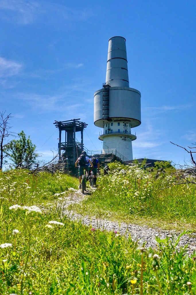 Fernmeldeturm auf dem Schneeberg ©MYTHOS EBIKE Fernmeldeturm auf dem Schneeberg ©MYTHOS EBIKE