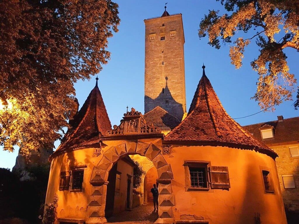 Burgtor in Rothenburg ob der Tauber ©Places and Pleasure