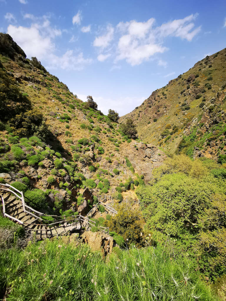 Abstieg zum Wasserfall Abstieg zum Wasserfall