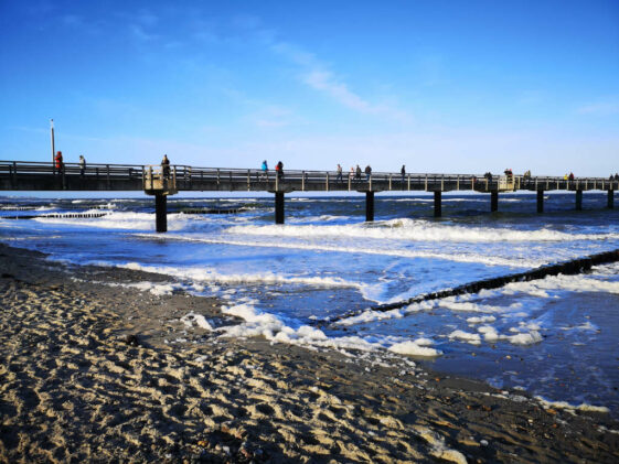Ausflugsziele im Winter in Deutschland Ausflugsziele im Winter - Heiligendamm Winterspaziergang am Strand