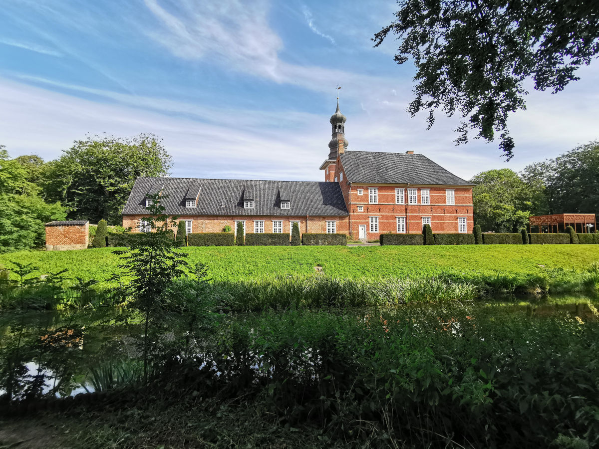 Schlosspark noch ohne Krokusblüten