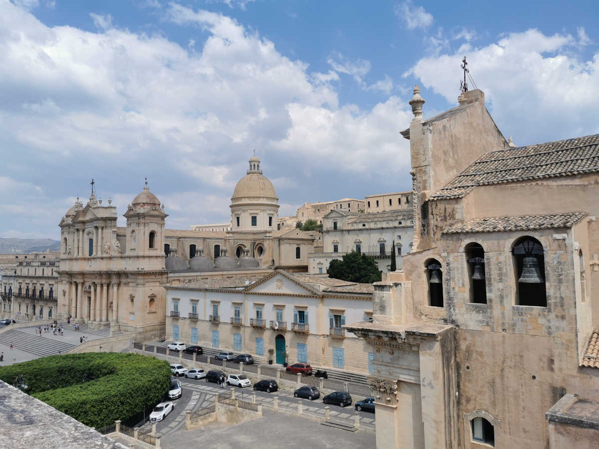 Dachterrasse Barockkirche Santa Chiara - Ausblick von der Kirche Dachterrasse Barockkirche Santa Chiara - Ausblick von der Kirche