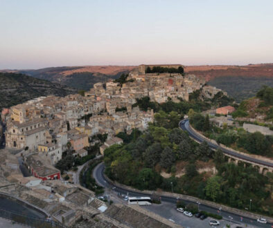 Sizilien Reisetipps: Ausblick auf die Unterstadt von Ragusa