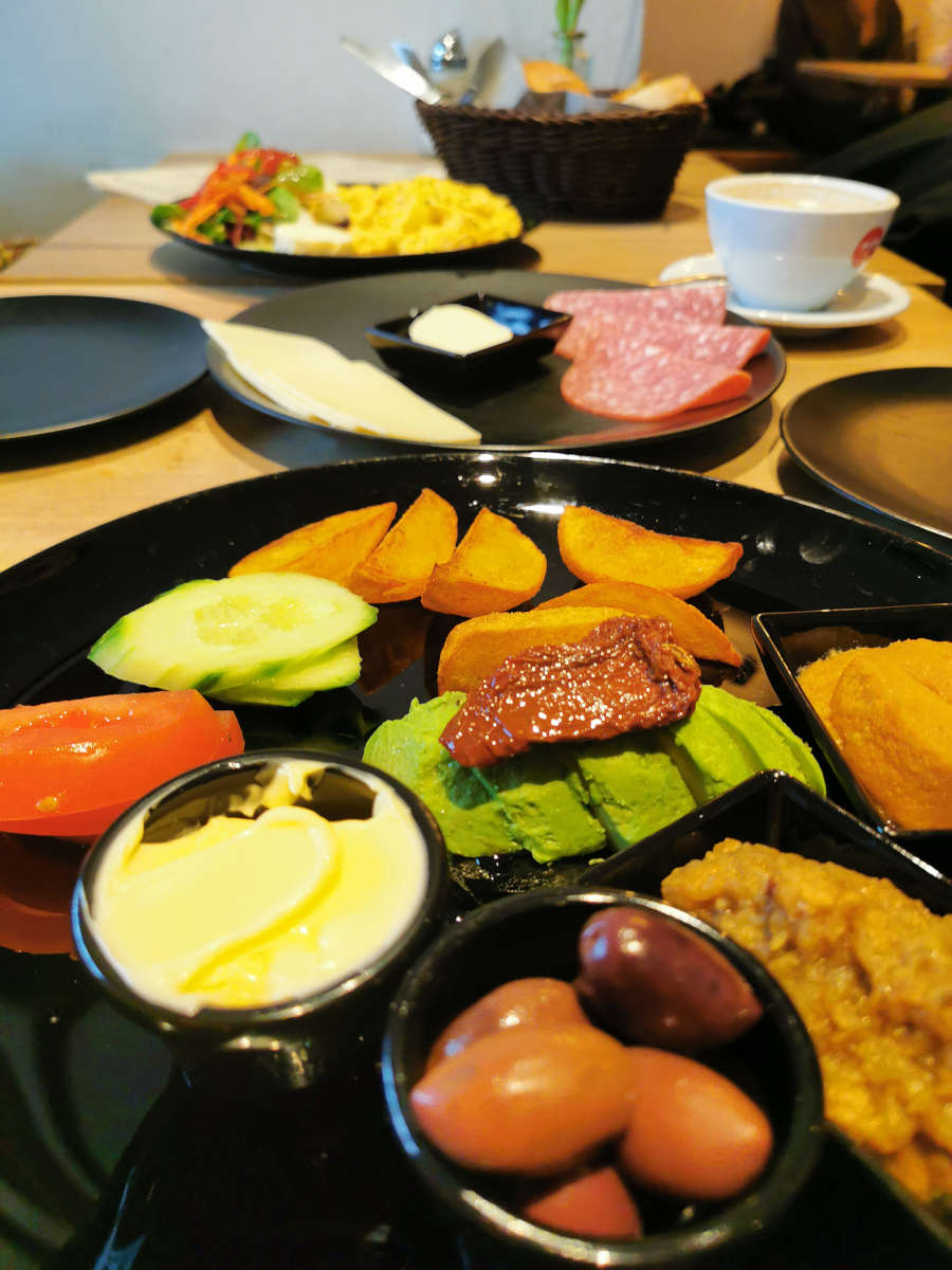 Veganes Frühstück - kleines Frühstück - Rührei